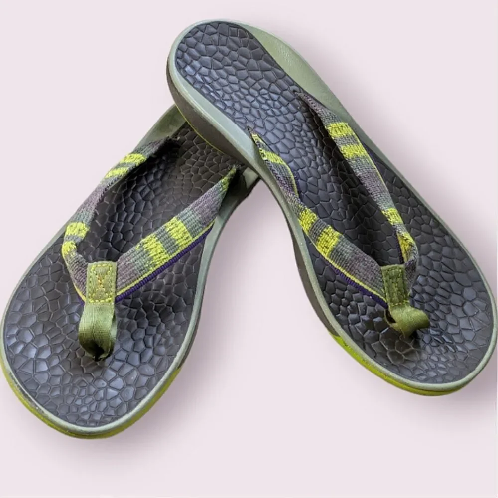 Chaco Lime Olive Green Thong Style Flip Flop Sandals size 9.5 10